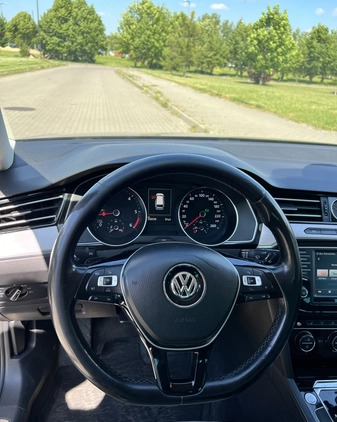 Volkswagen Passat cena 47970 przebieg: 358338, rok produkcji 2014 z Lublin małe 121